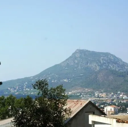 Sutomore Family House * بودغوريتْسا