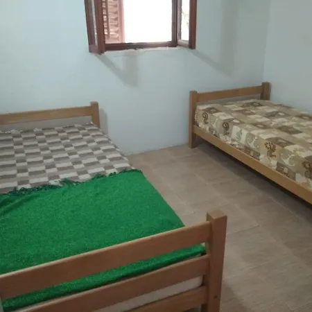 بيت للعطل Sutomore Family House بودغوريتْسا