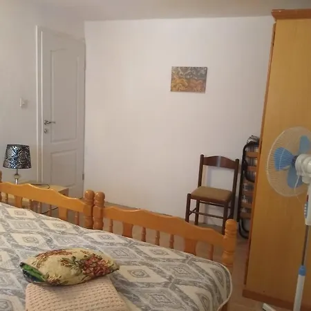 Sutomore Family House